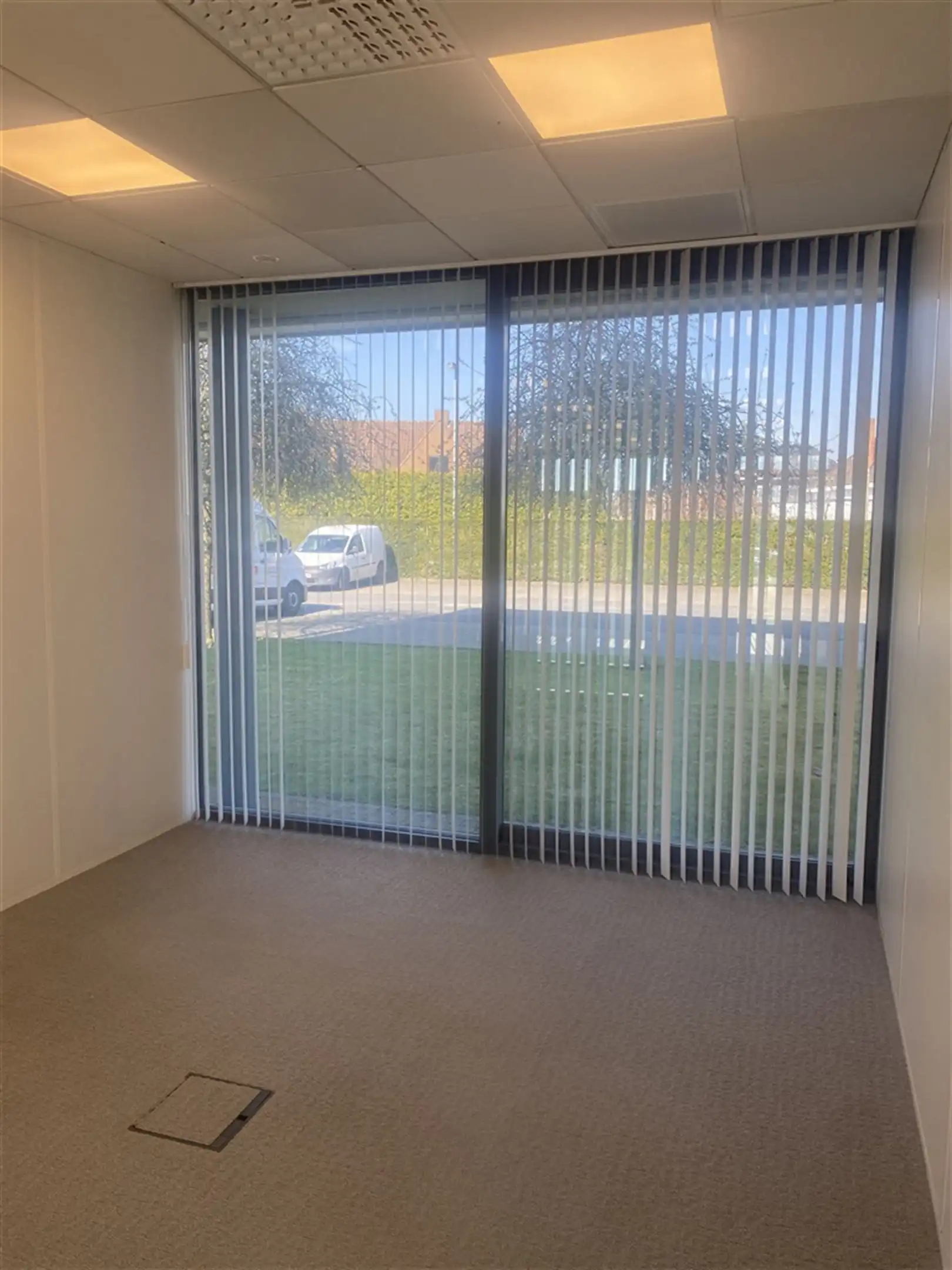 Recent gerenoveerd kantoorgebouw langs E17 vanaf 156m² tot 181m² foto 7