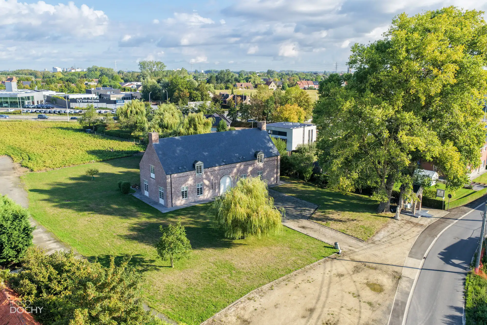 Ruime villa met veel mogelijkheden foto {{pictureIndex}}
