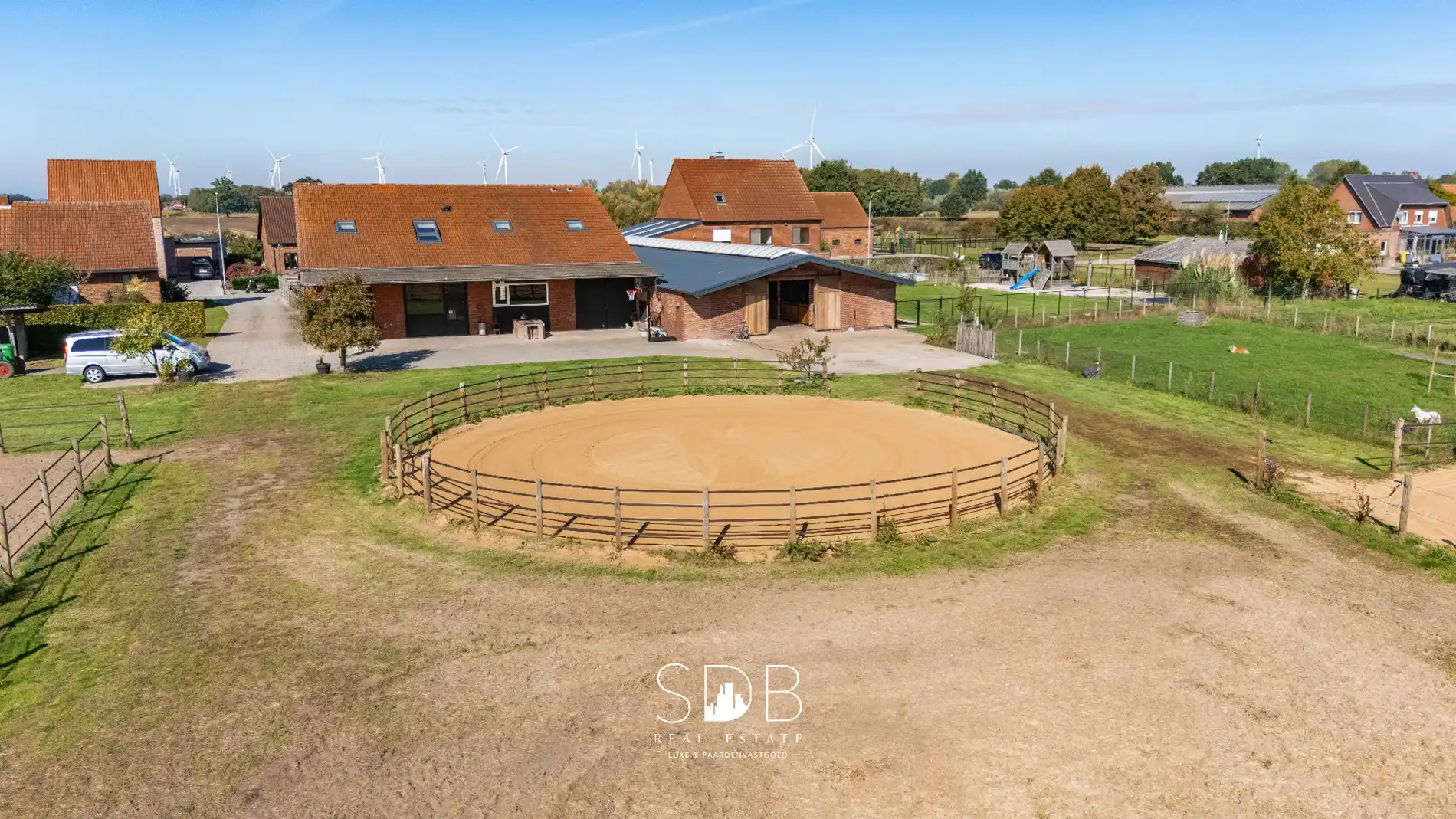 Hedendaagse woning met hippische accommodatie op 17.782m² foto 33