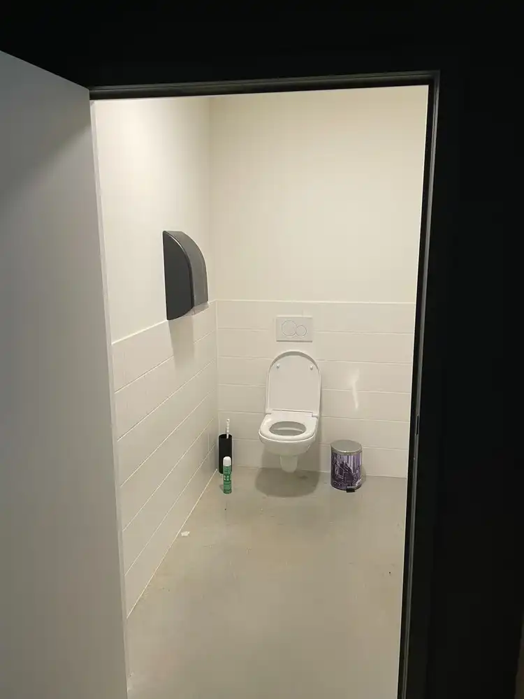 Handelsruimte te huur foto 14