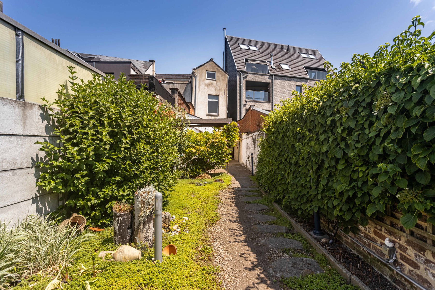 Te koop: te renoveren woning met private parkeerplaats! foto 28
