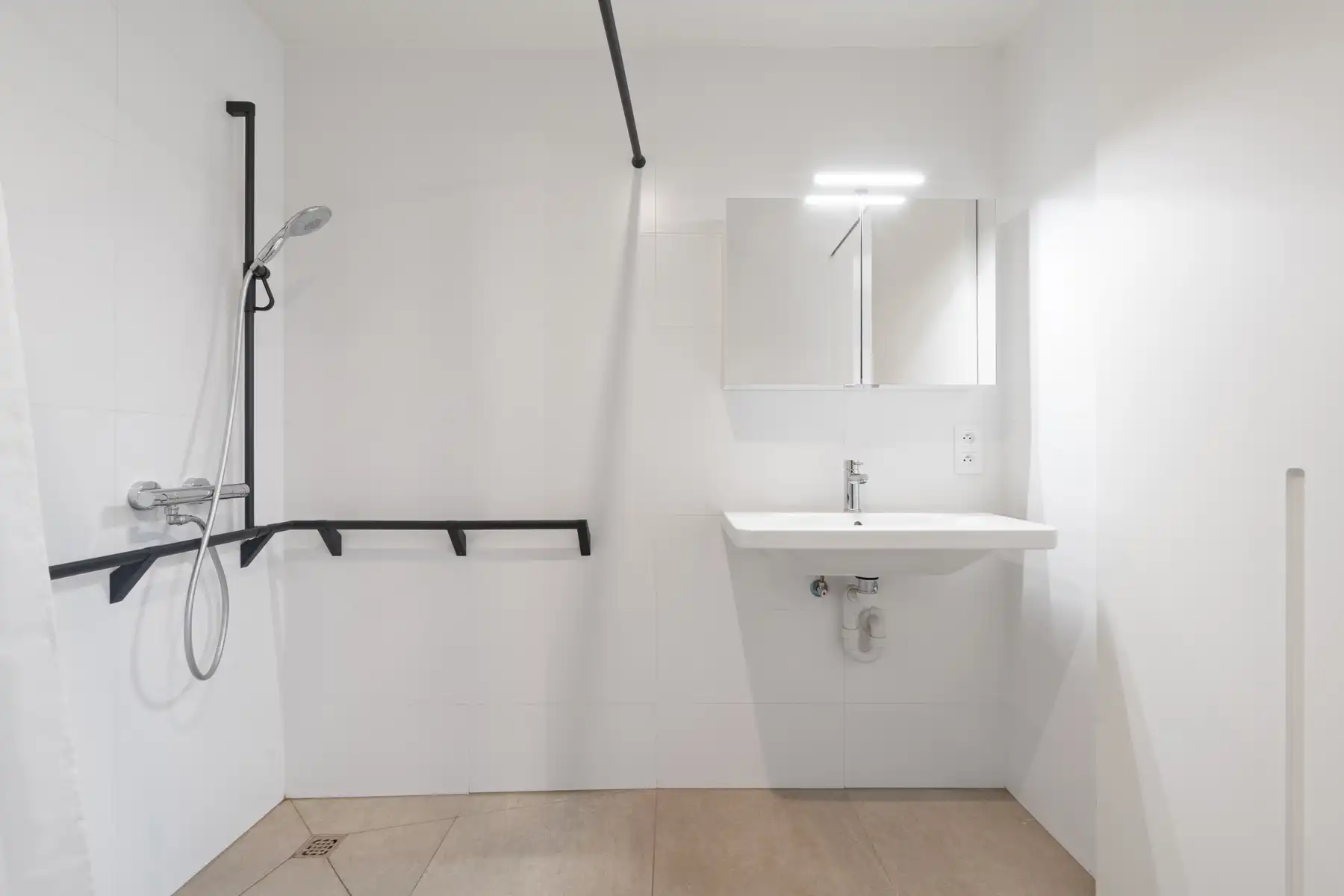 Moderne assistentiewoning met terras foto 11