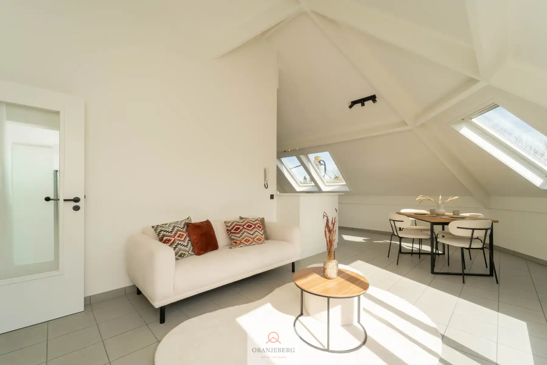 Gerenoveerd, lichtrijk 2 slpk-appartement met zonneterras foto 5