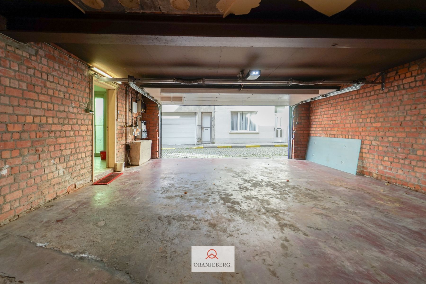 te huur : grote garage voor minimum 2 wagens foto 12