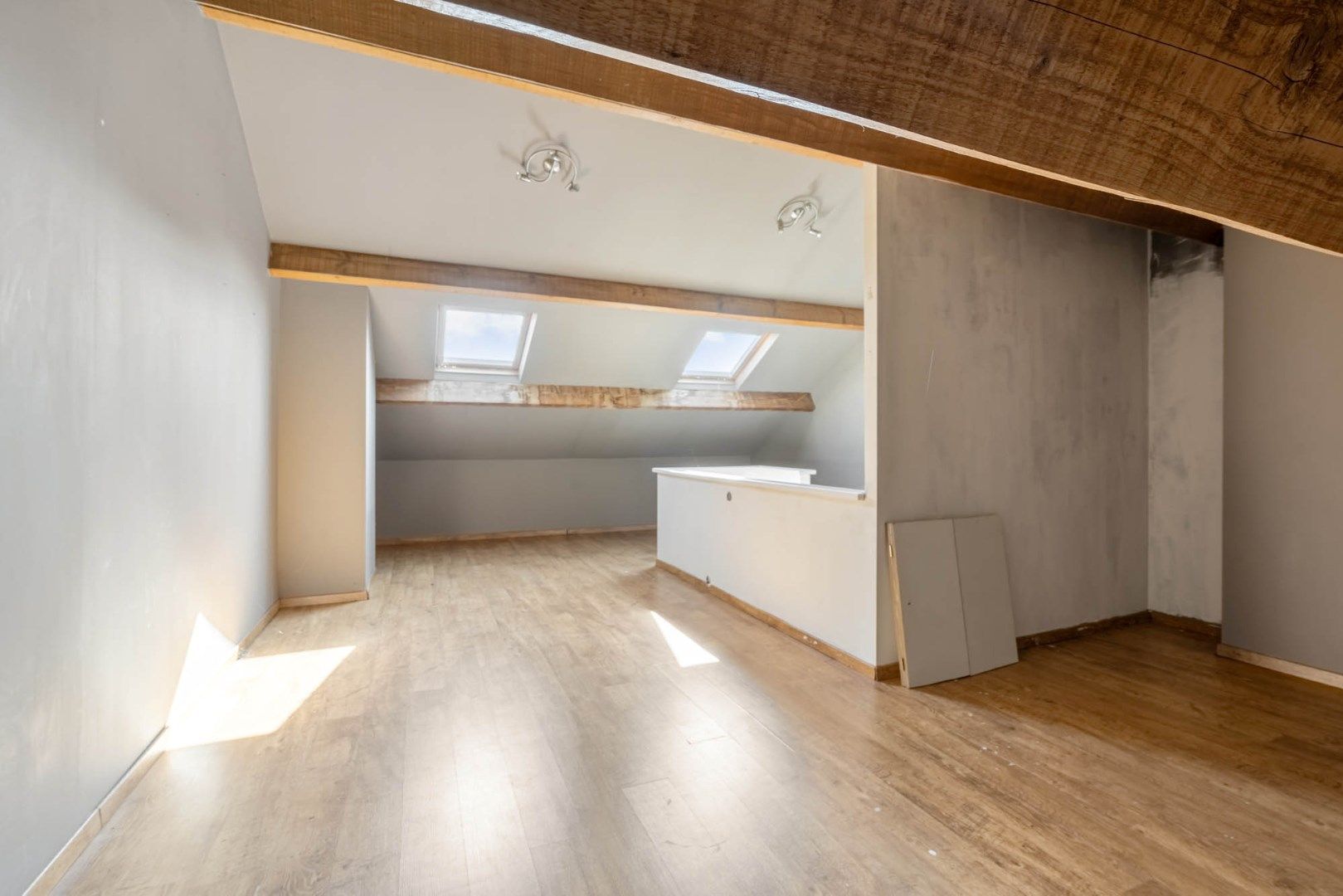 Multifunctioneel gebouw bestaande uit een woning, een winkel en een magazijn/werkplaats gelegen op een rustige locatie te Voorshoven! foto 27
