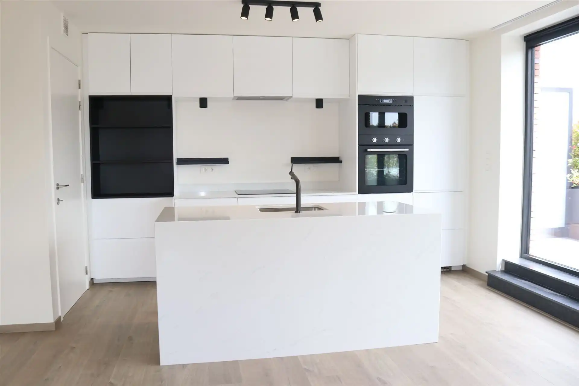 Appartement met 1 slaapkamer en groot terras foto 9