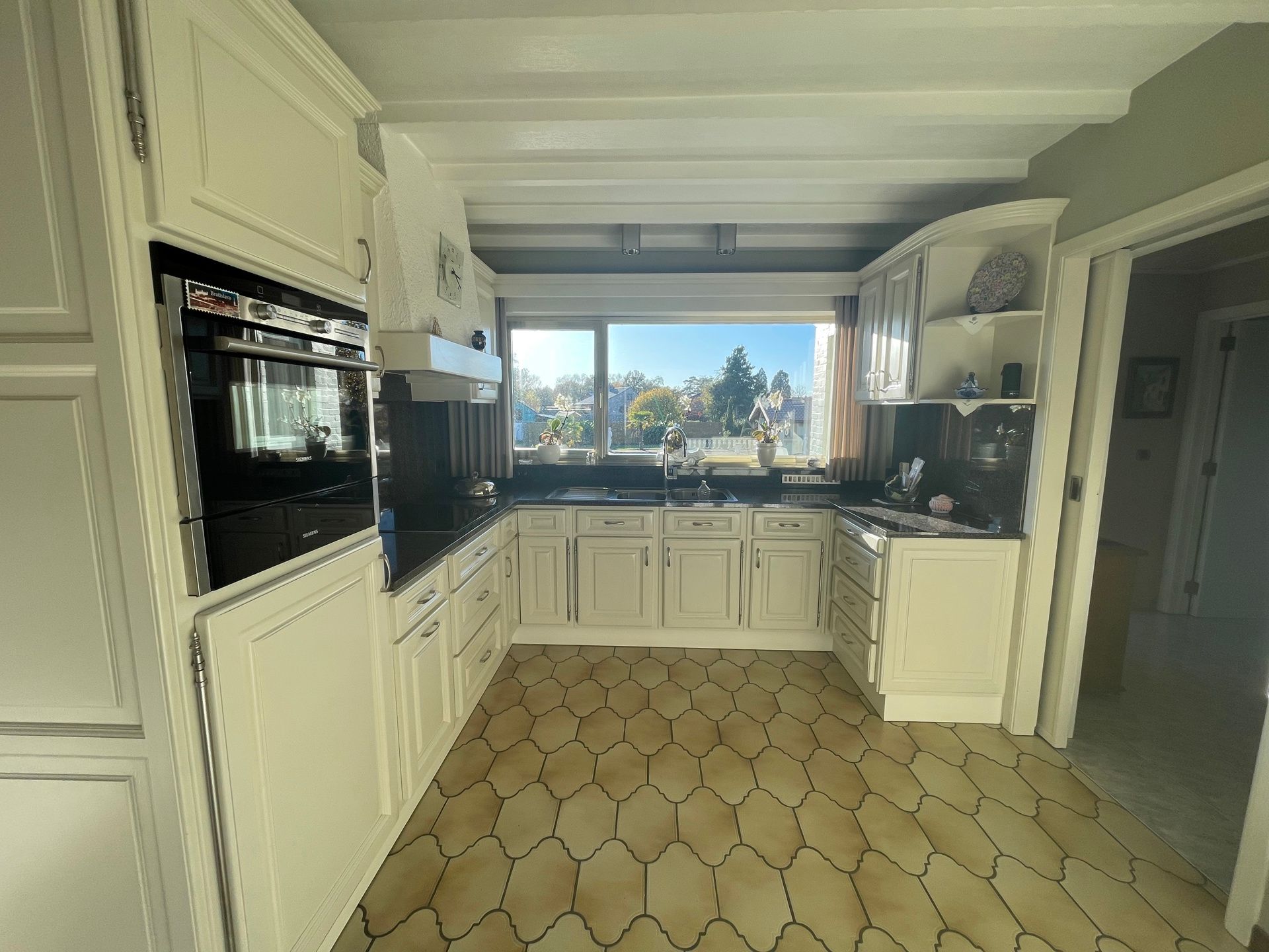 Villa met zwembad op prachtig perceel foto 7