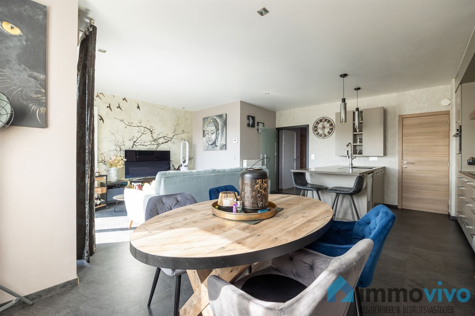 Instapklaar 2-slaapkamer appartement met terras en staanplaats. foto 2
