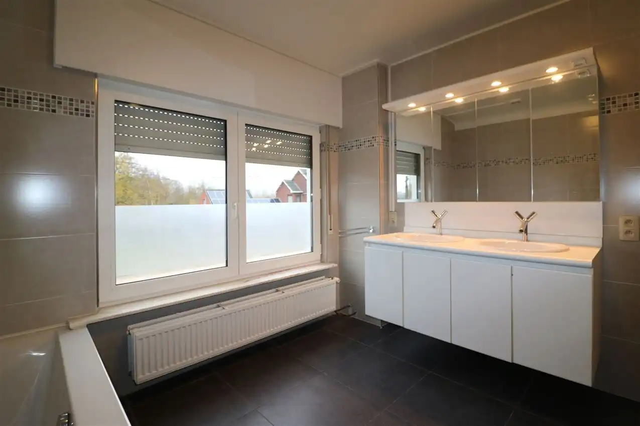 Villawoning, nabij station, 3 slpk., mooie omgeving, instapklaar foto 26