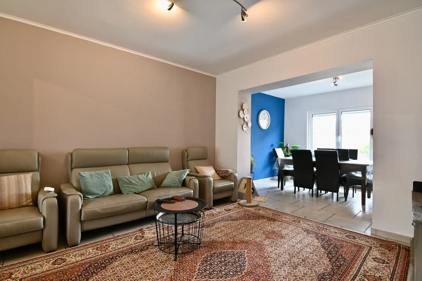 Leuke rijwoning met garage in een rustige kindvriendelijke buurt foto 9