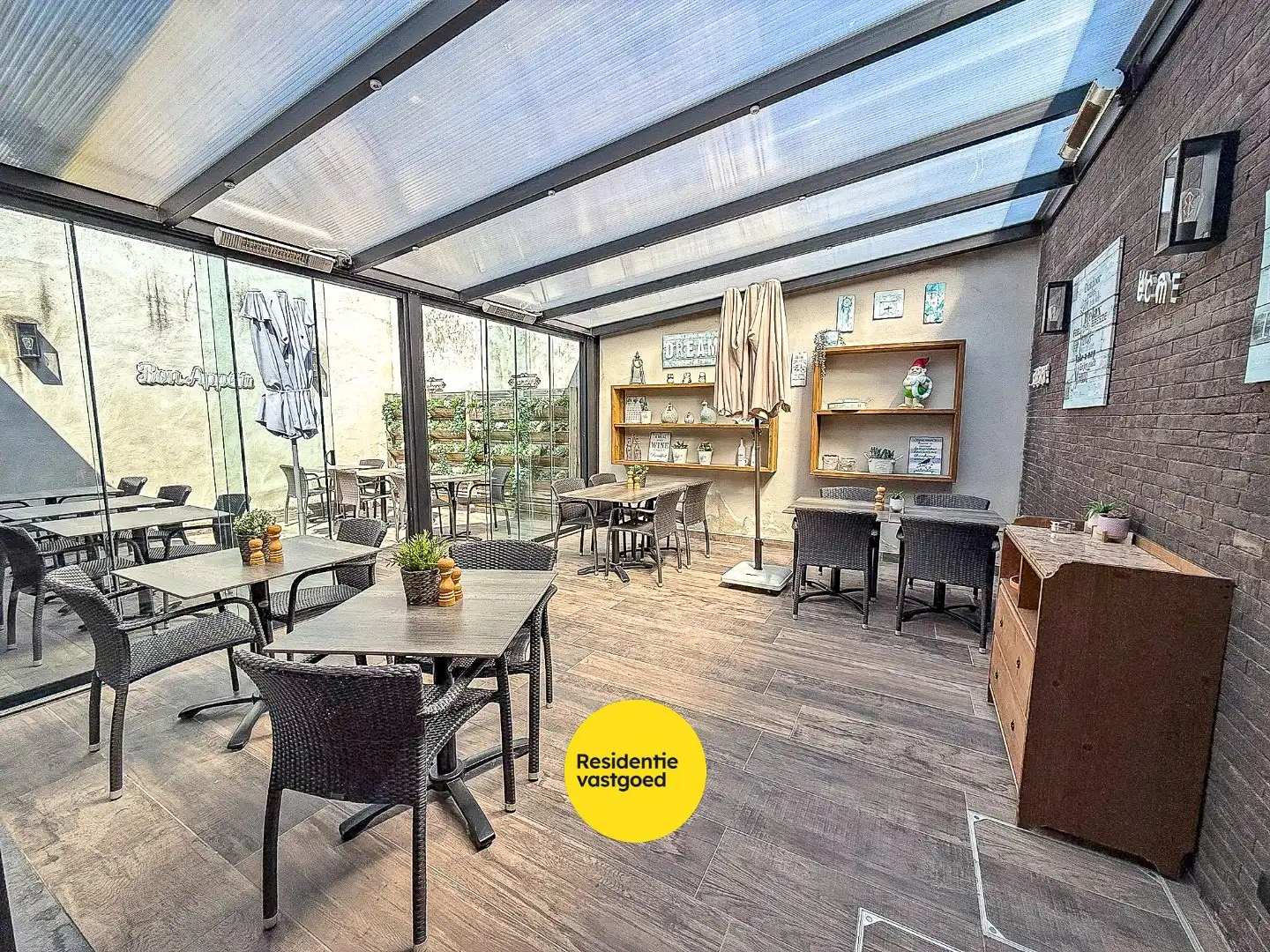Restaurant 'De Haven' volledig gebouw met mogelijheden vlakbij de kaai gelegen op 313 m². foto 11