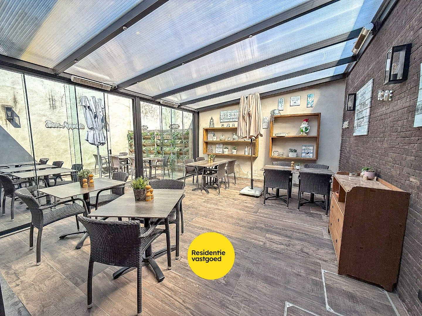 Restaurant 'De Haven' volledig gebouw met mogelijheden vlakbij de kaai gelegen op 313 m². foto 11