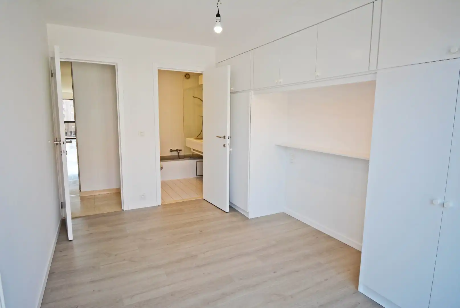 Aangenaam en  ruim  2-slaapkamerappartement op 200m van zee met open zicht foto 10
