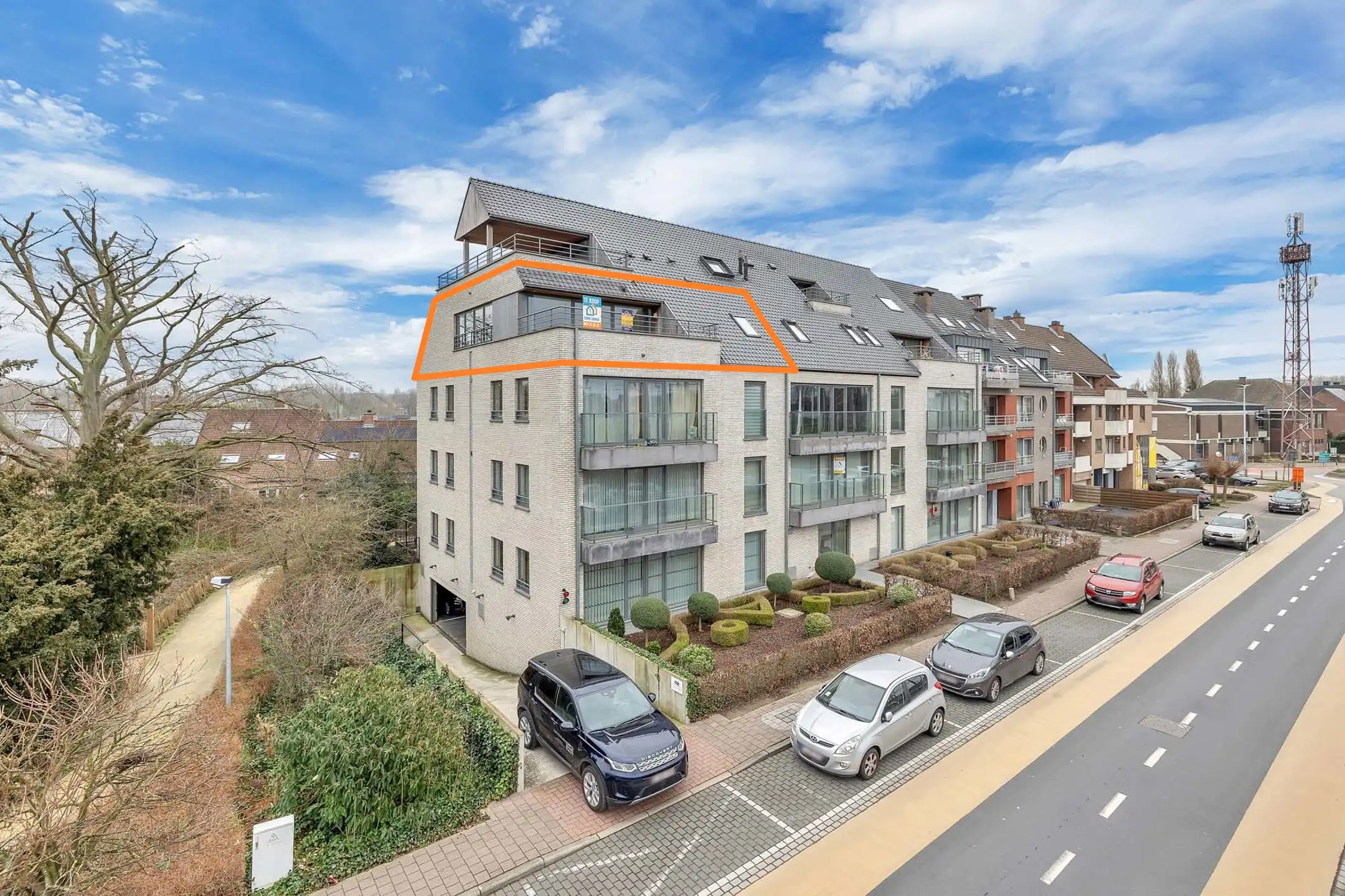 Ruim instapklaar tweeslaapkamer appartement in Denderleeuw foto {{pictureIndex}}