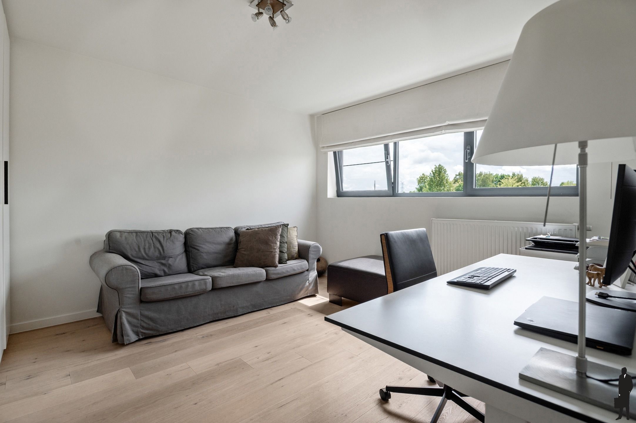 Gerenoveerde woning met 5 ruime slpks, 3 badks en ZW tuin foto 41