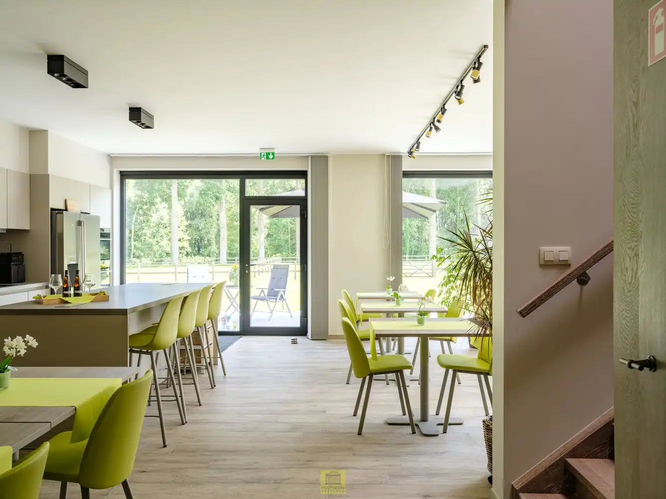 Uitzonderlijk pand - manege met gastenverblijf foto 11