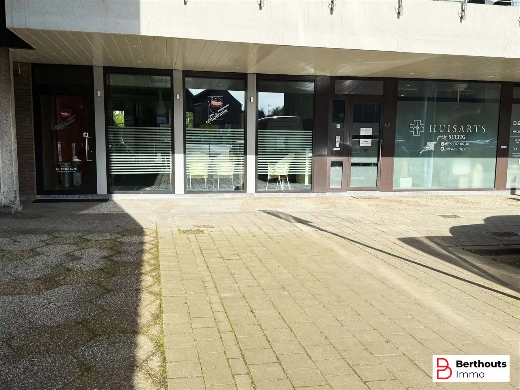 HANDELSGELIJKVLOERS IN CENTRUM  foto 2