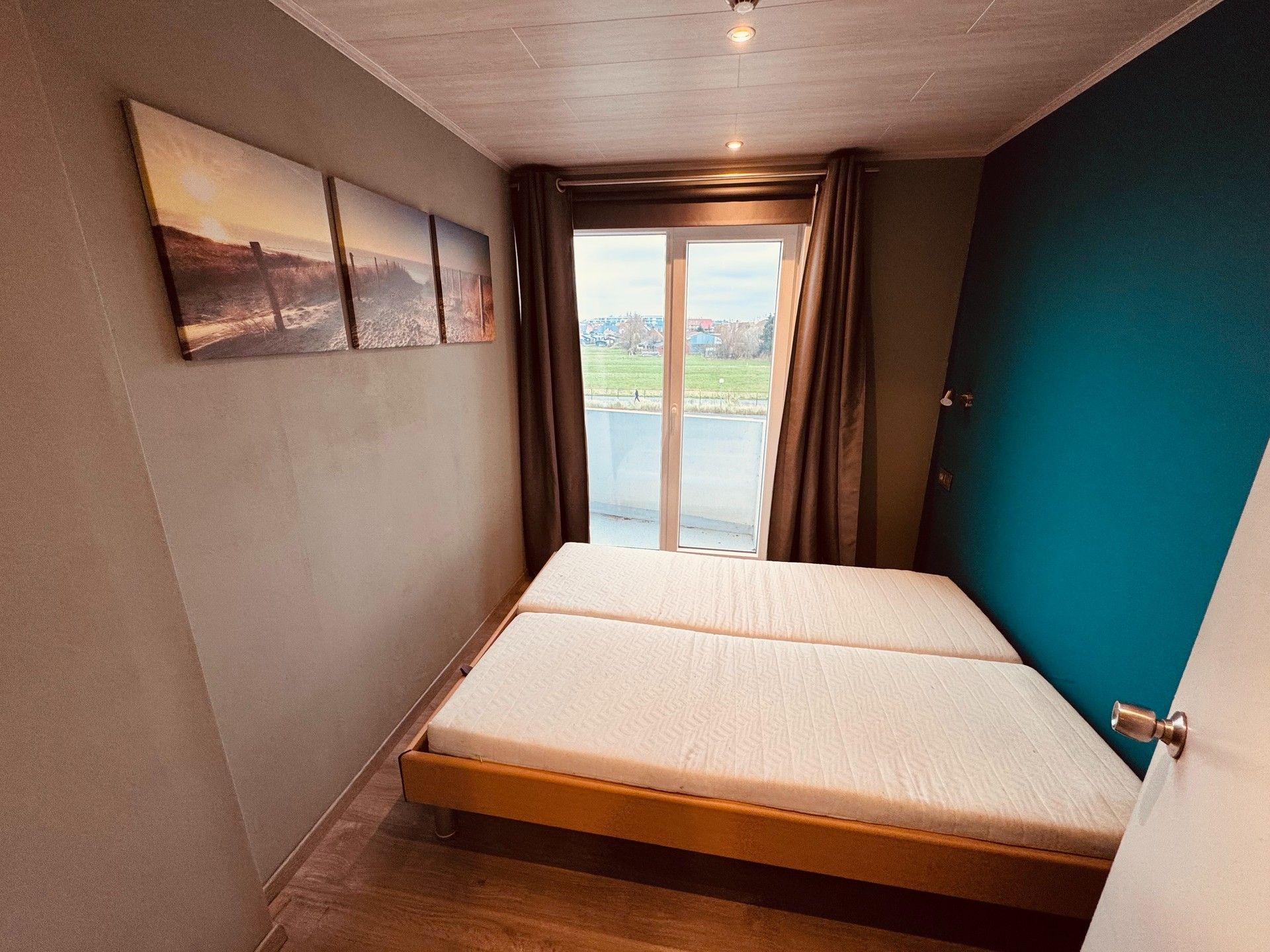 Gerenoveerd en instapklaar appartement met terras en 2 slaapkamers. foto 9