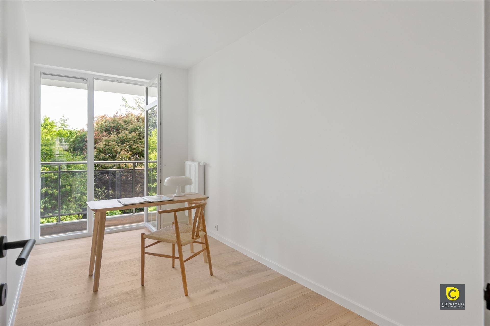 Prachtig gerenoveerd 3 slaapkamer appartement met 2 terrassen te Fruithoflaan! foto 9