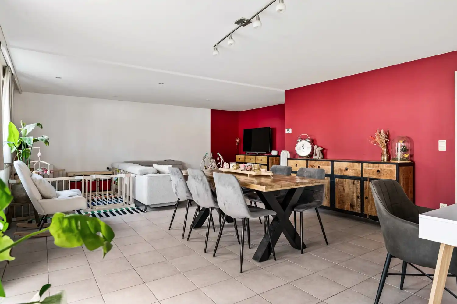 GELIJKLVOERS APP. MET 2 SLK EN TUIN! foto 4