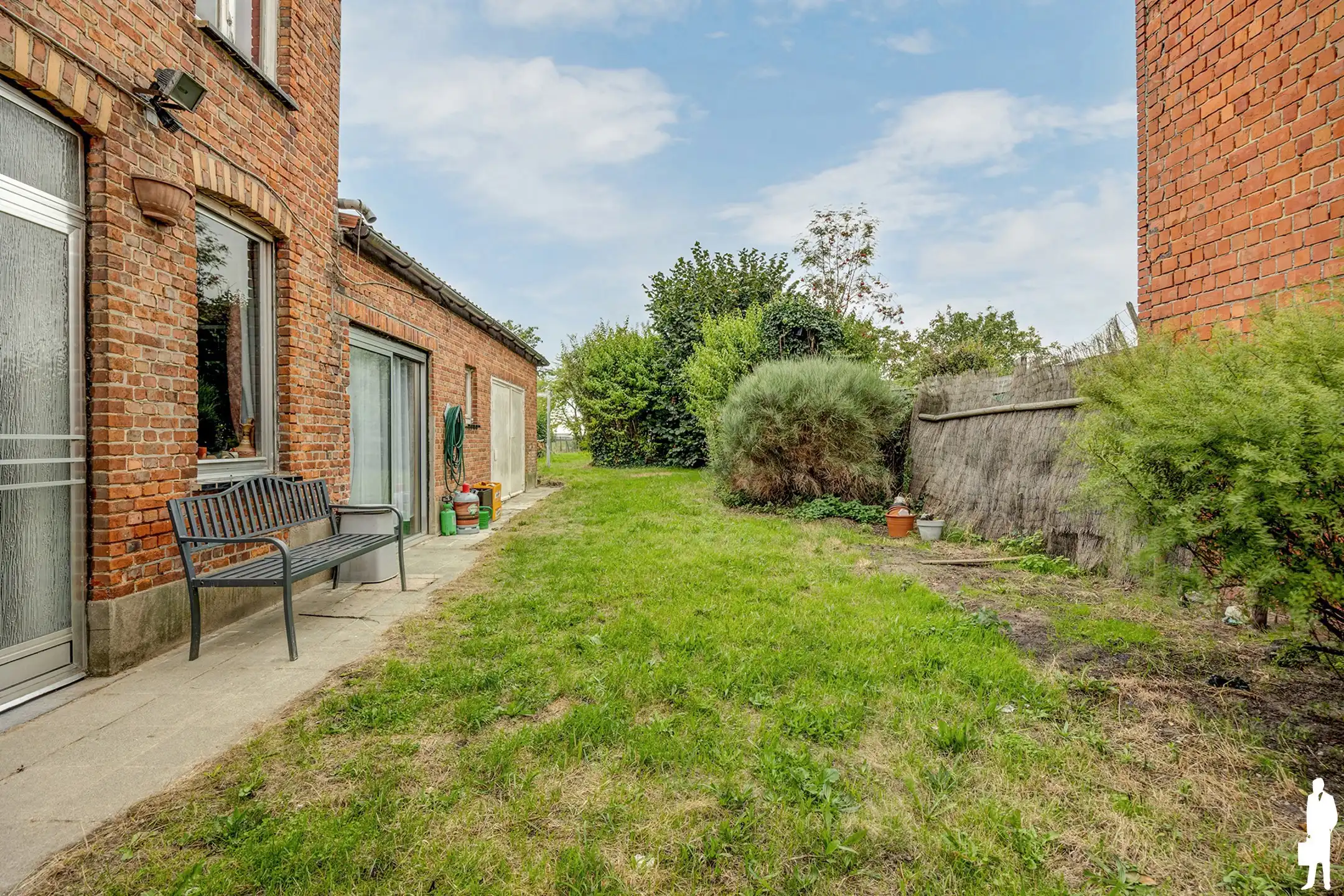 Woning met tal van mogelijkheden en prachtige uitgestrekte tuin foto 9