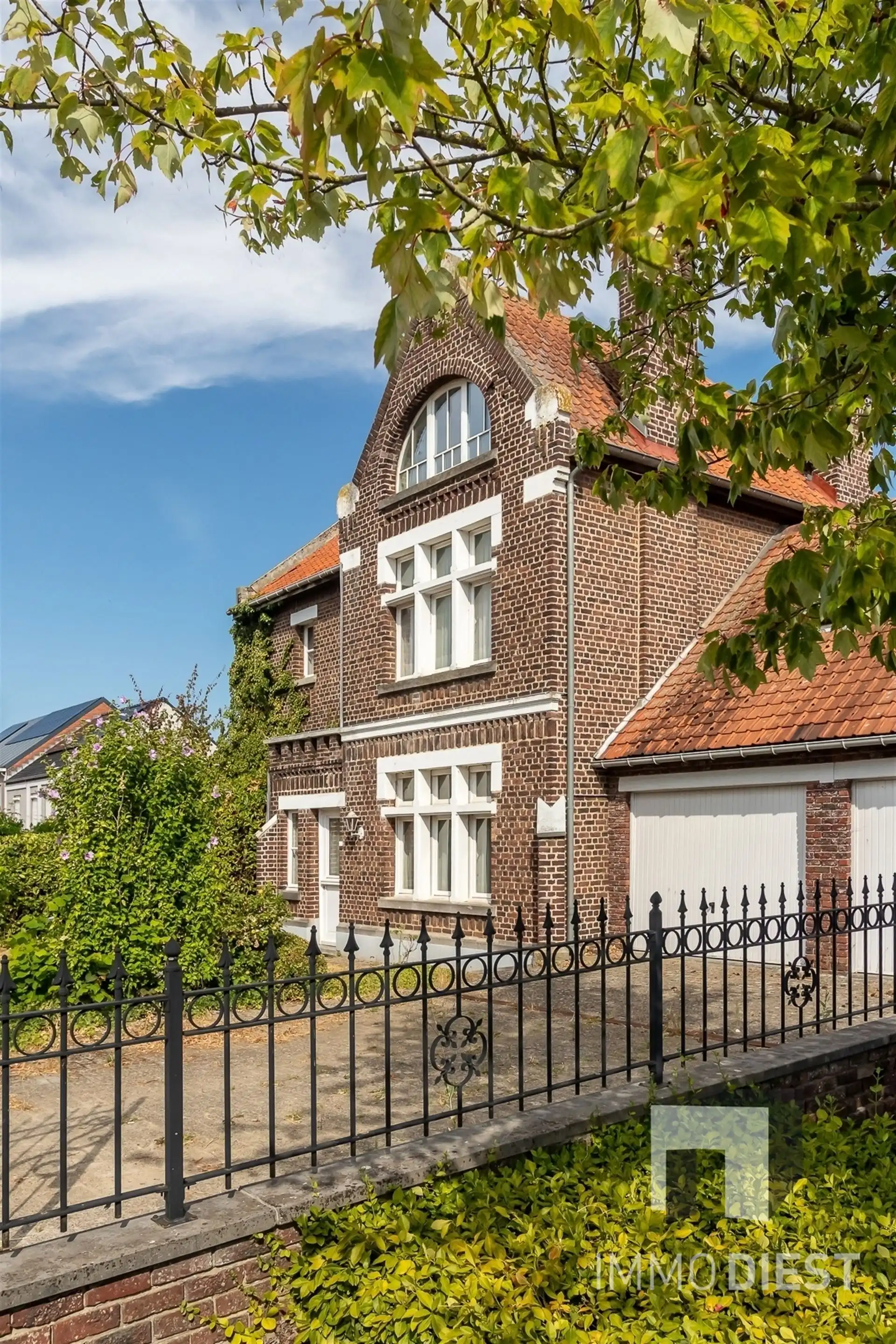 Elegante woning met vele mogelijkheden, gezellige tuin en dubbele garage foto 45