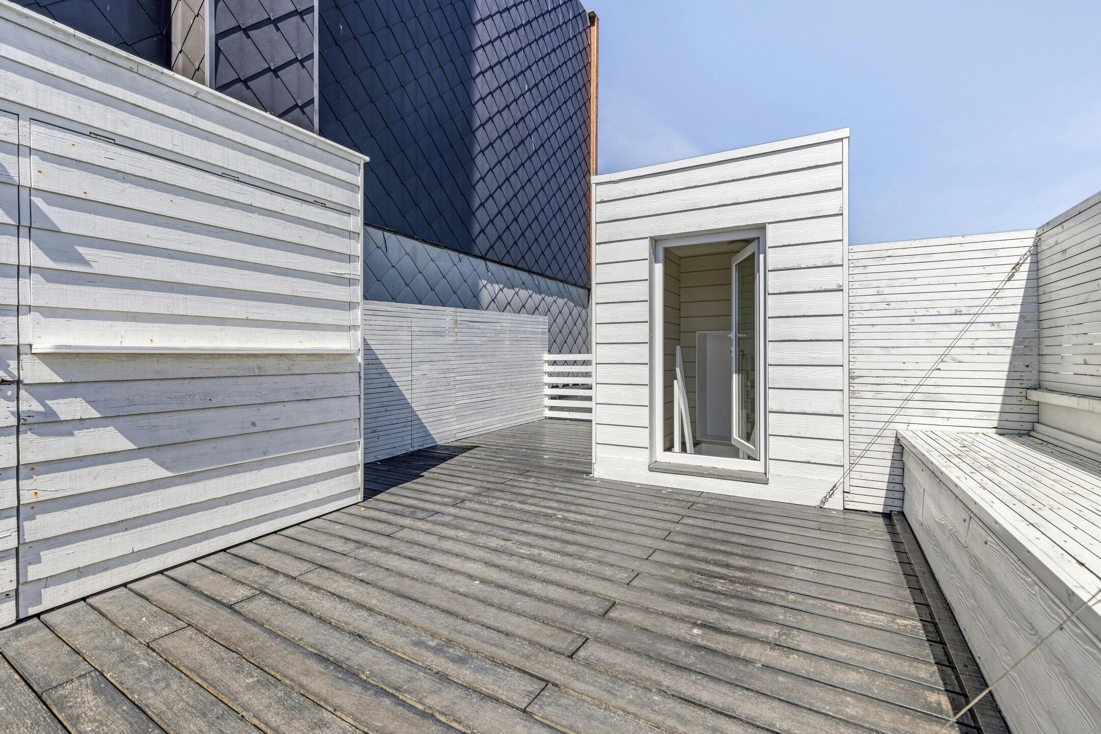 Instapklaar twee slaapkamer appartement te koop in Zeebrugge foto 13