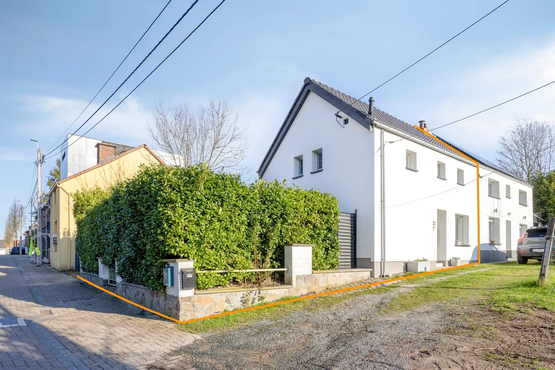 Charmante en volledig gerenoveerde woning  foto {{pictureIndex}}