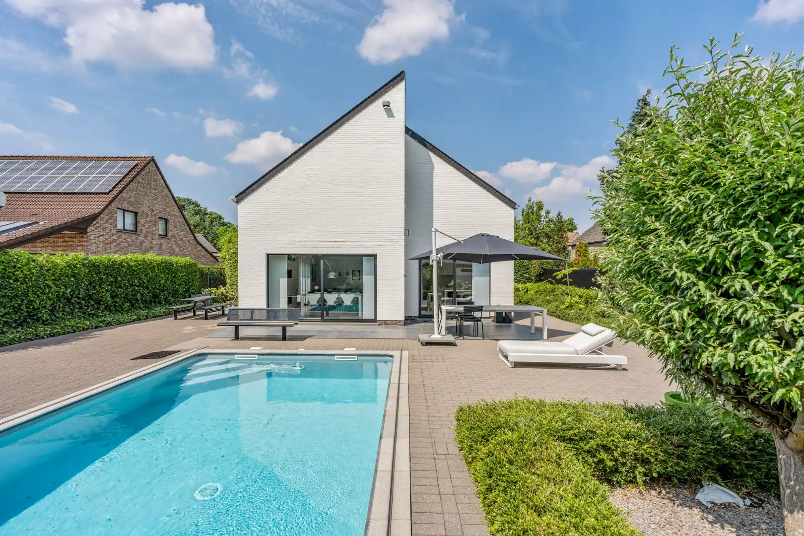 Moderne architectenwoning met mooie tuin en zwembad, 5 slaapkamers in Hasselt, OB op 8a12ca in doodlopende straat foto 3