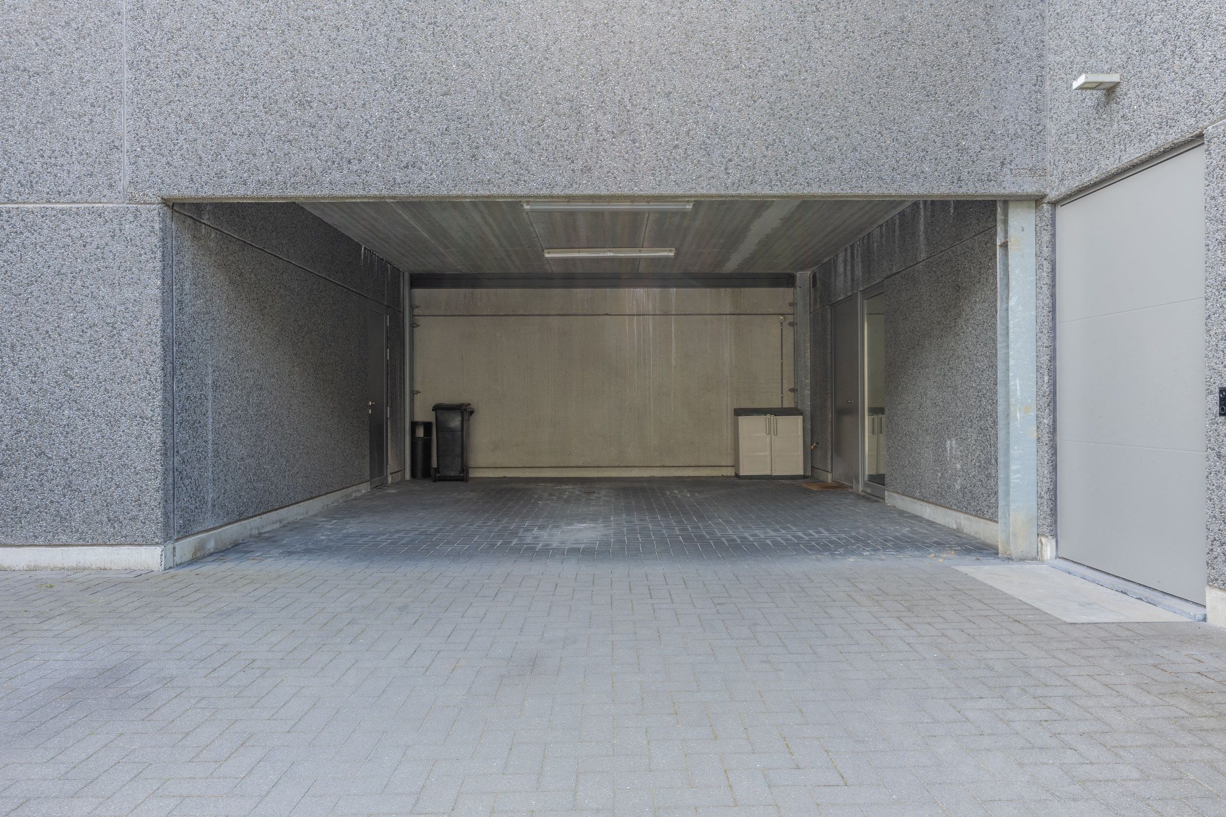 BEDRIJFSGEBOUW MET MODERNE WOONST foto 28