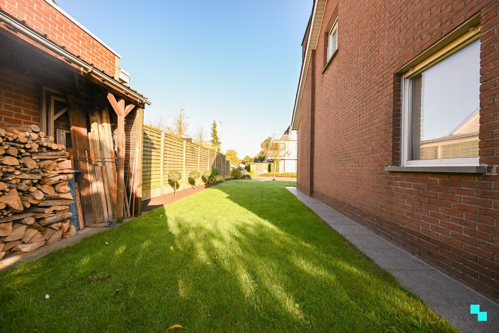 Alleenstaande villa aan de stadsrand van Izegem foto 31