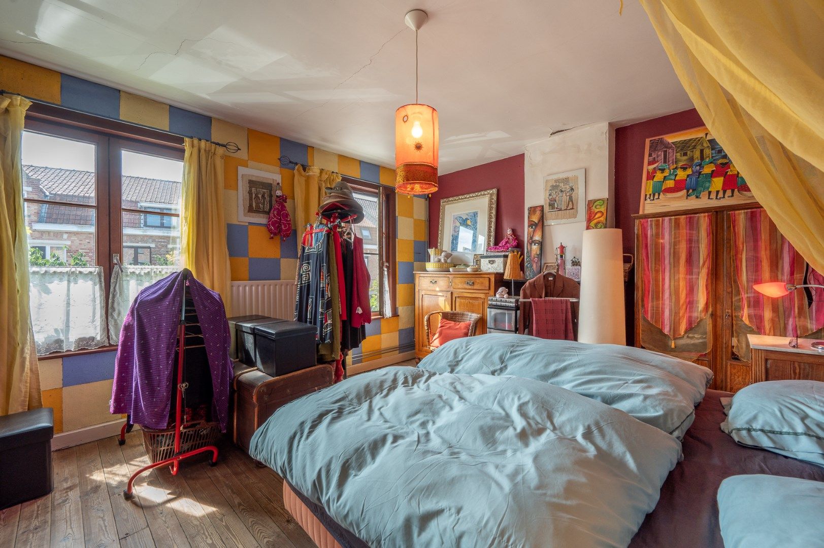 Instapklare woning met grote garage op een gegeerde locatie in Sint-Andries! foto 7