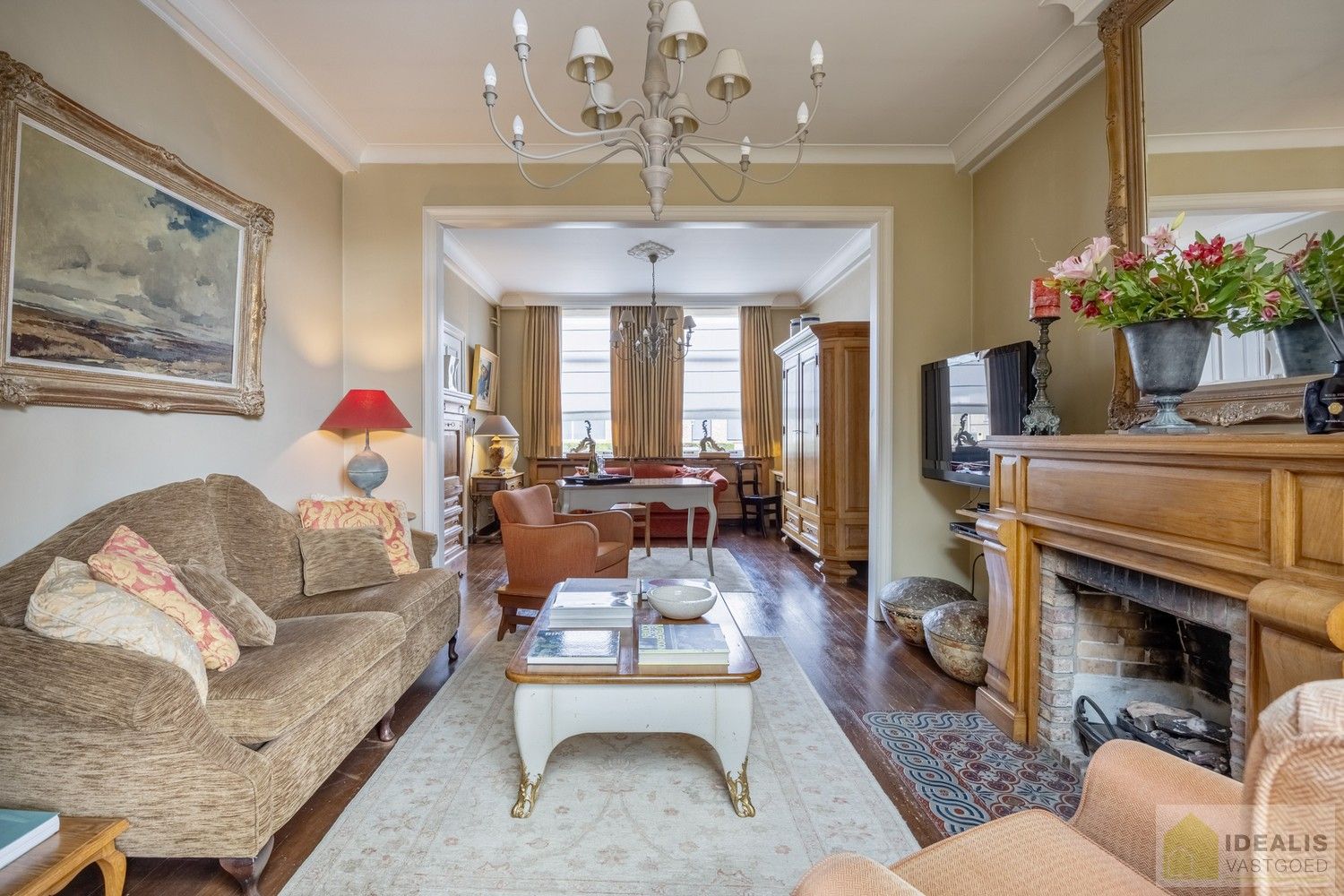 RUIME, CHARMANTE EN INSTAPKLARE WONING IN HARTJE HAMONT! HEERLIJKE WOONKAMER VOORZIEN VAN PARKET EN MET HAARD, LICHTRIJKE KEUKEN MET DIRECTE TOEGANG TOT PRACHTIGE VERANDA, 4 SLAAPKAMERS, RUIME GARAGE EN PRACHTIG AANGELEGDE TUIN OP SCHITTEREND PERCEEL VAN 7A 55CA IN HET HARTJE VAN HAMONT-ACHEL EN OP SLECHTS ENKELE MINUTEN VAN DE NEDERLANDSE GRENS! foto 5