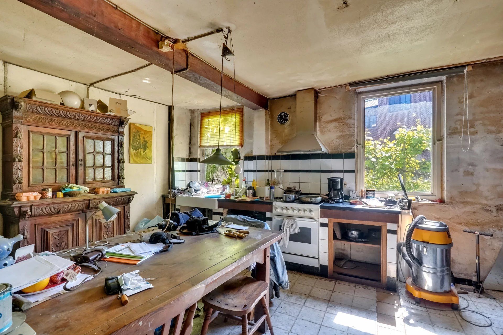 Te renoveren hoeve met binnenkoer en stallingen foto 11