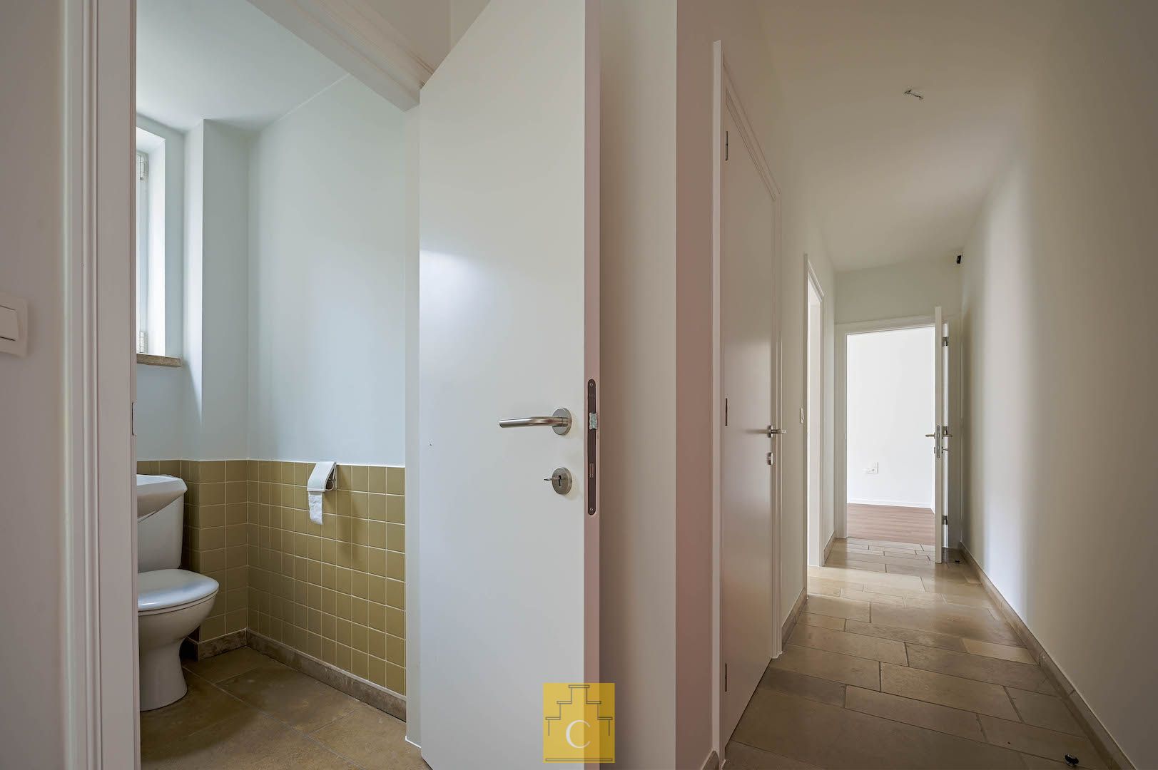 Instapklaar appartement met ruime terrassen en fietsenberging in hartje Brugge foto 25