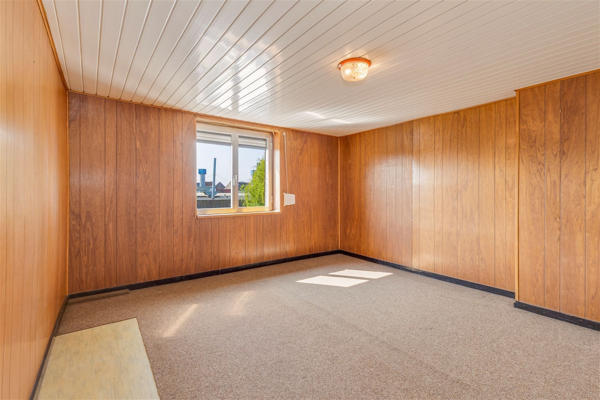 Ruim te renoveren huis met tuin en garage foto 25