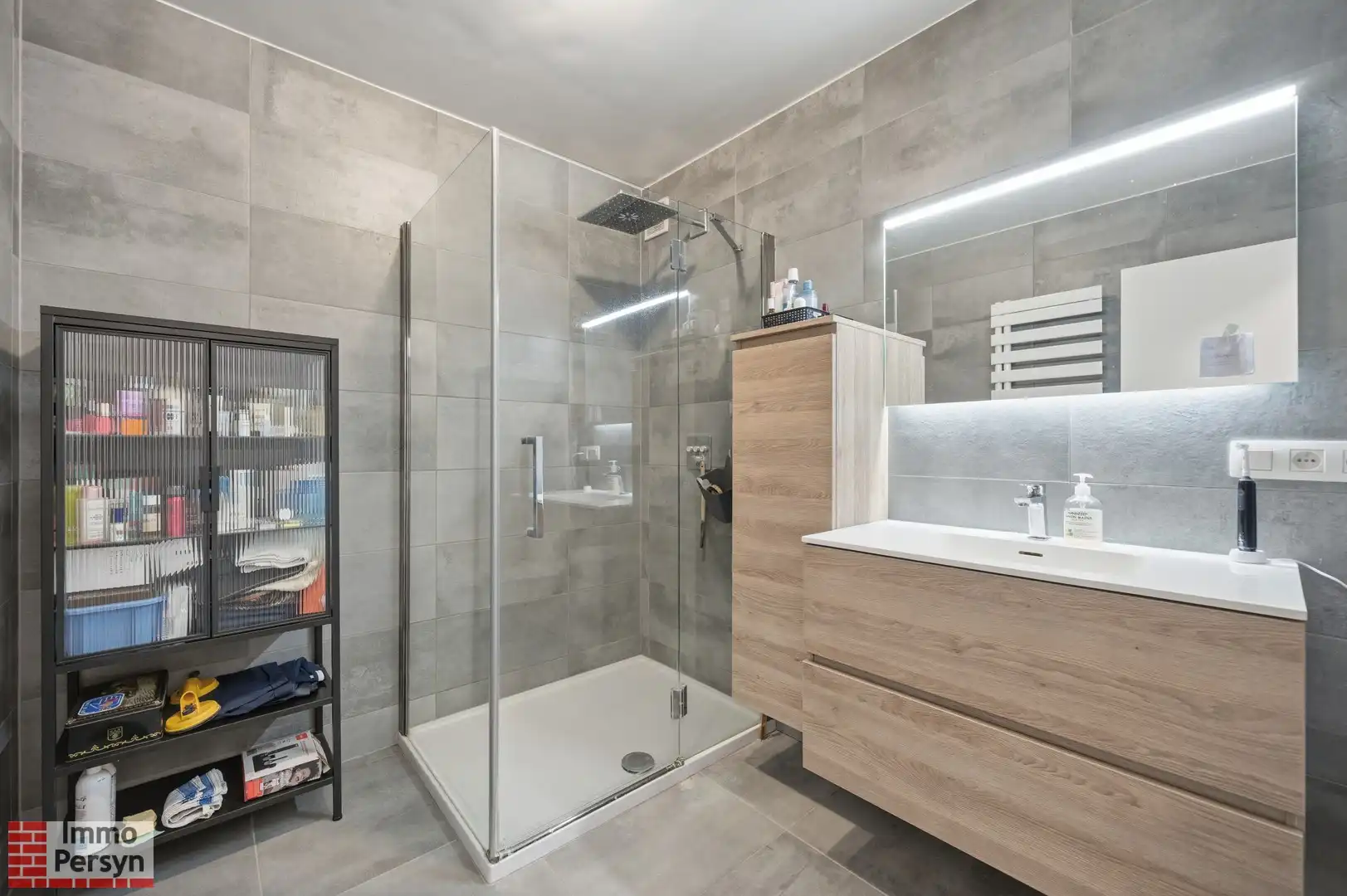 Unieke investeringskans: Handelspand met appartement foto 12