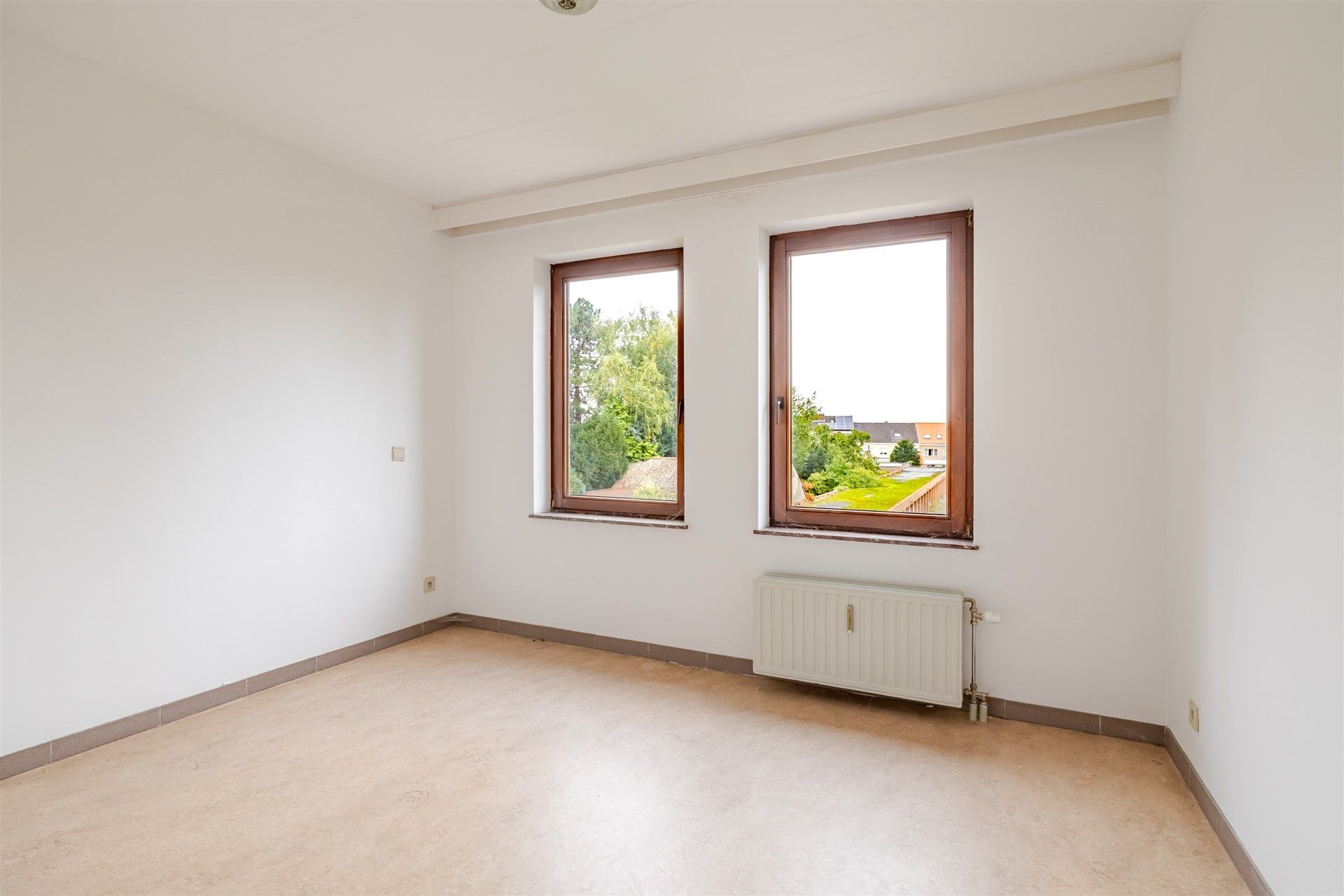 Opbrengsteigendom bestaande uit 6 ruime appartementen + 32 garageboxen foto 9