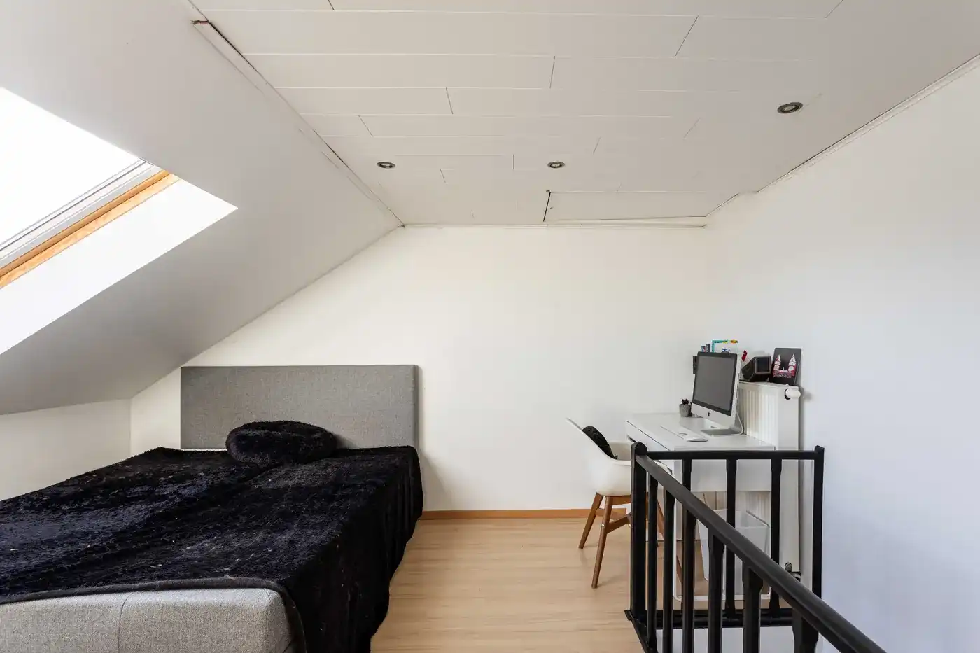 Instapklare, vernieuwde woning op rustige locatie! foto 10