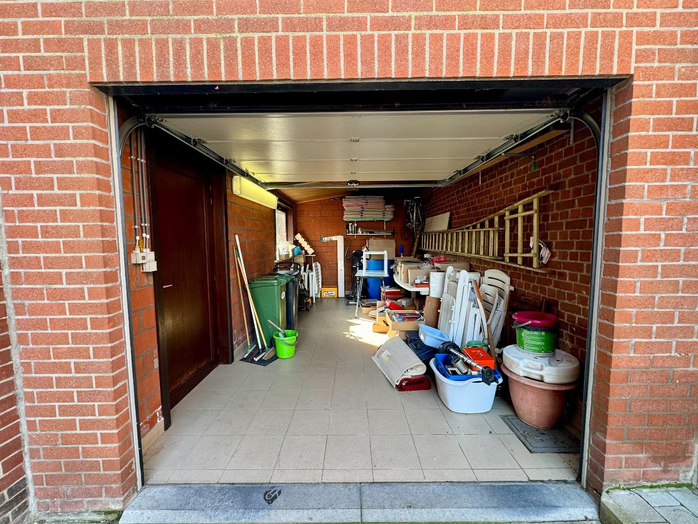 HALFOPEN WONING MET 3 SLPKS, TUIN EN GARAGE foto 19