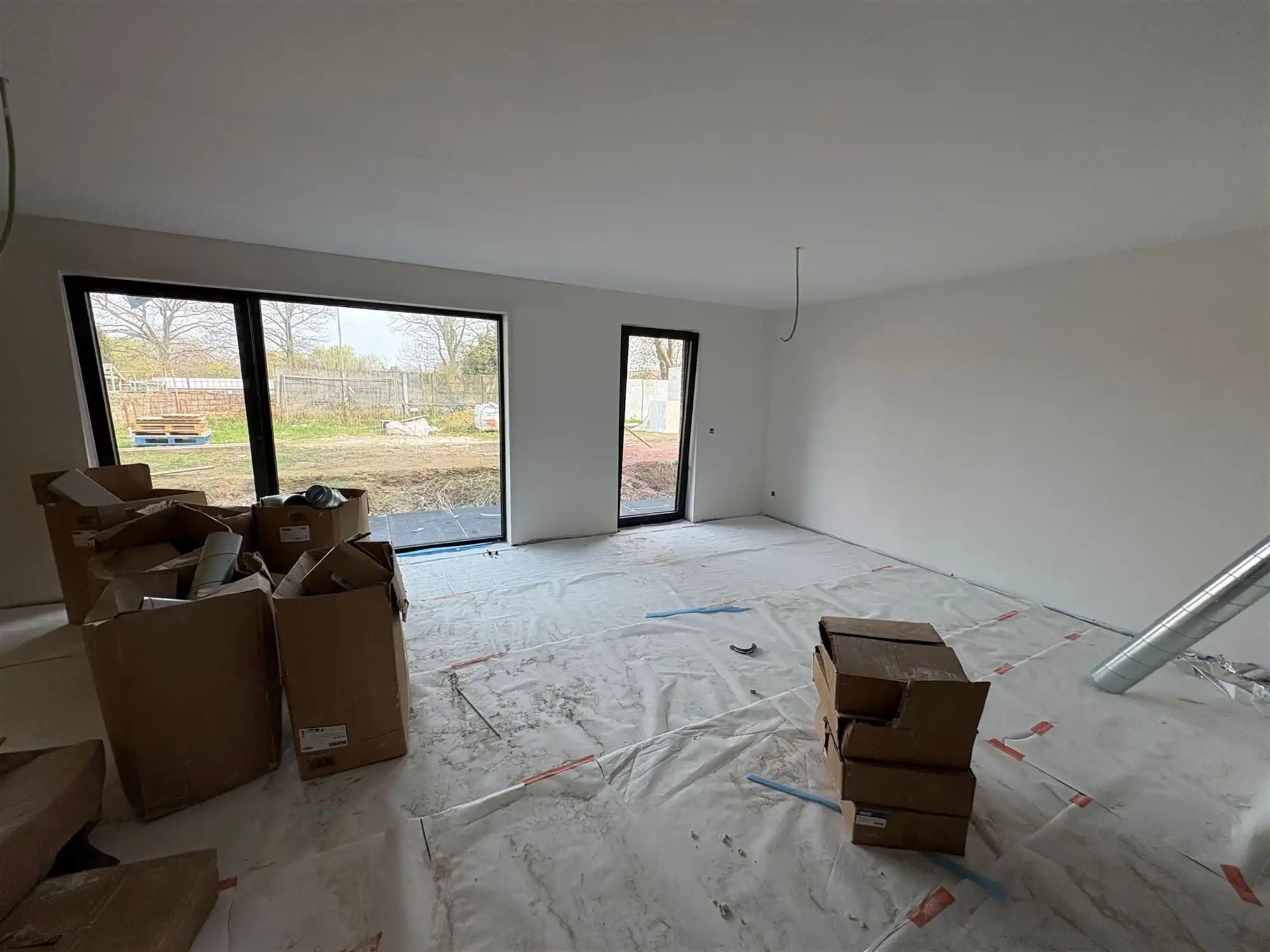 Gelijkvloersappartement met 2 slaapkamers en tuin. foto 8