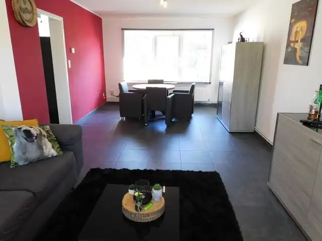 Instapklare woning met garage en tuin foto 5