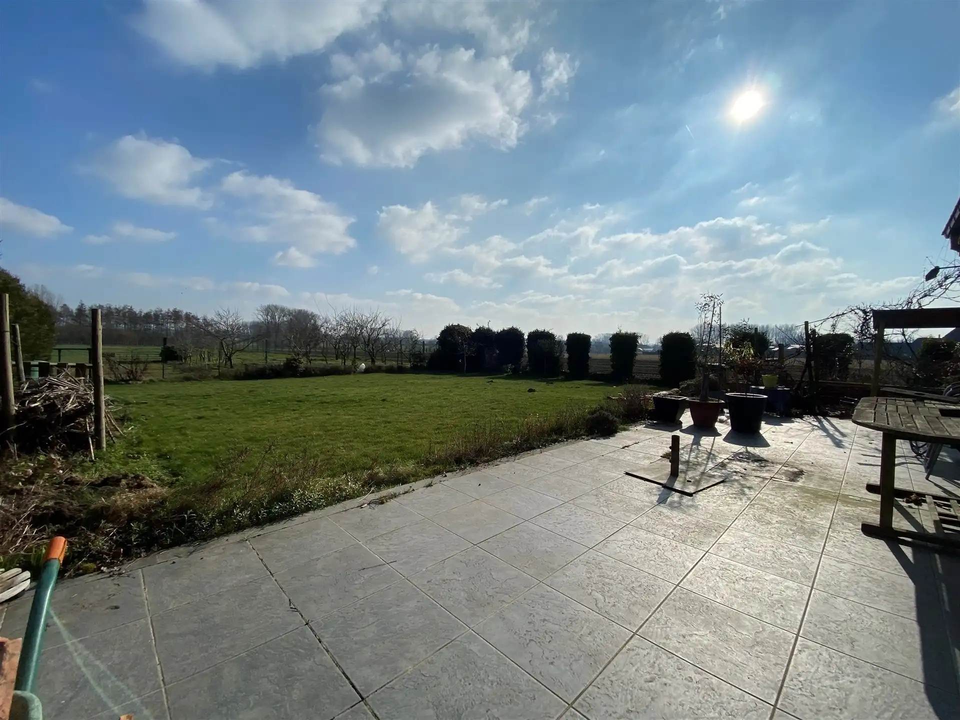 Halfopen woning met 4 slaapkamers en 2 badkamers. foto 10