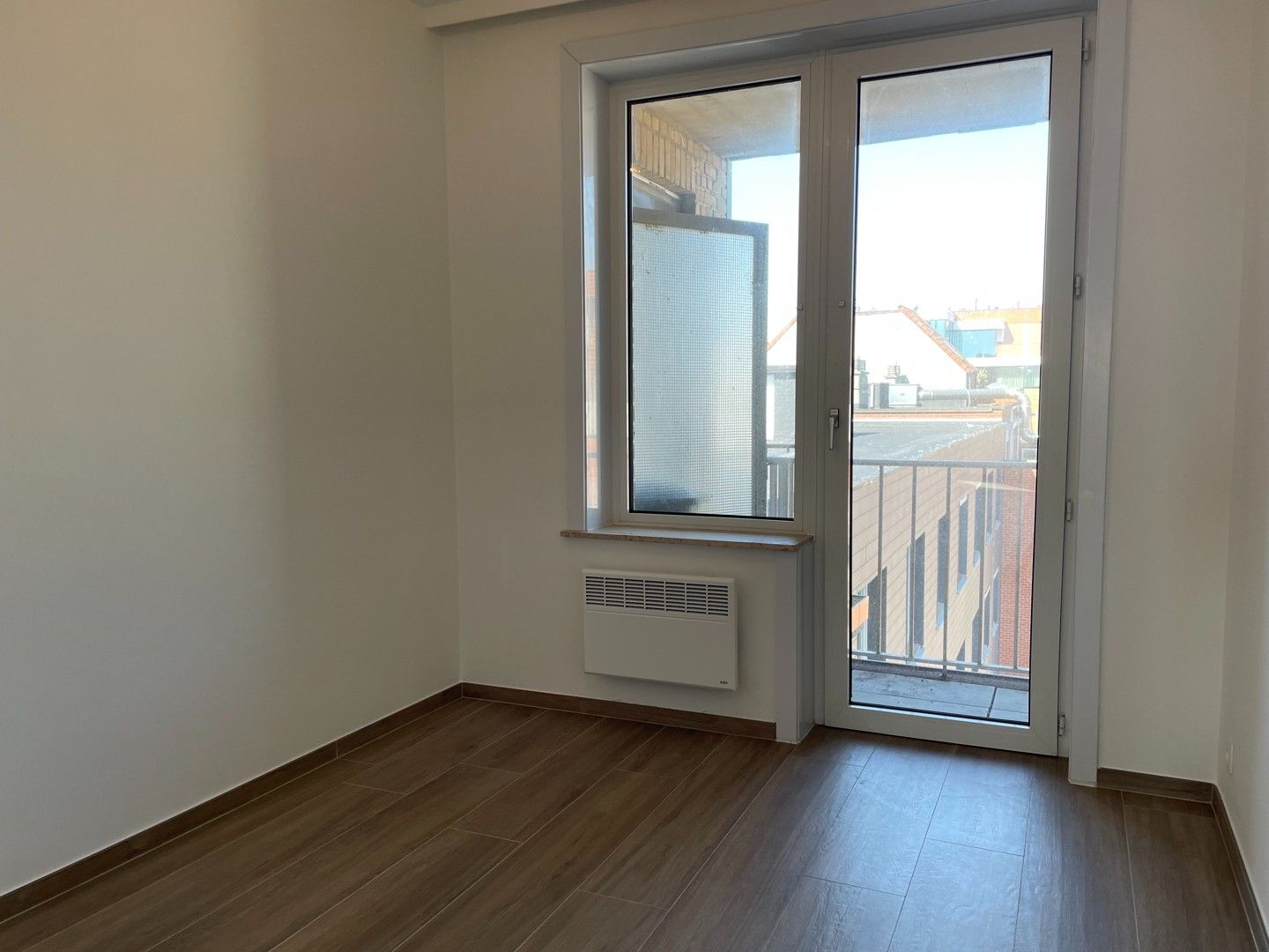Verzorgd en vernieuwd ongemeubeld appartement met balkon in de Lippenslaan te Knokke foto 12