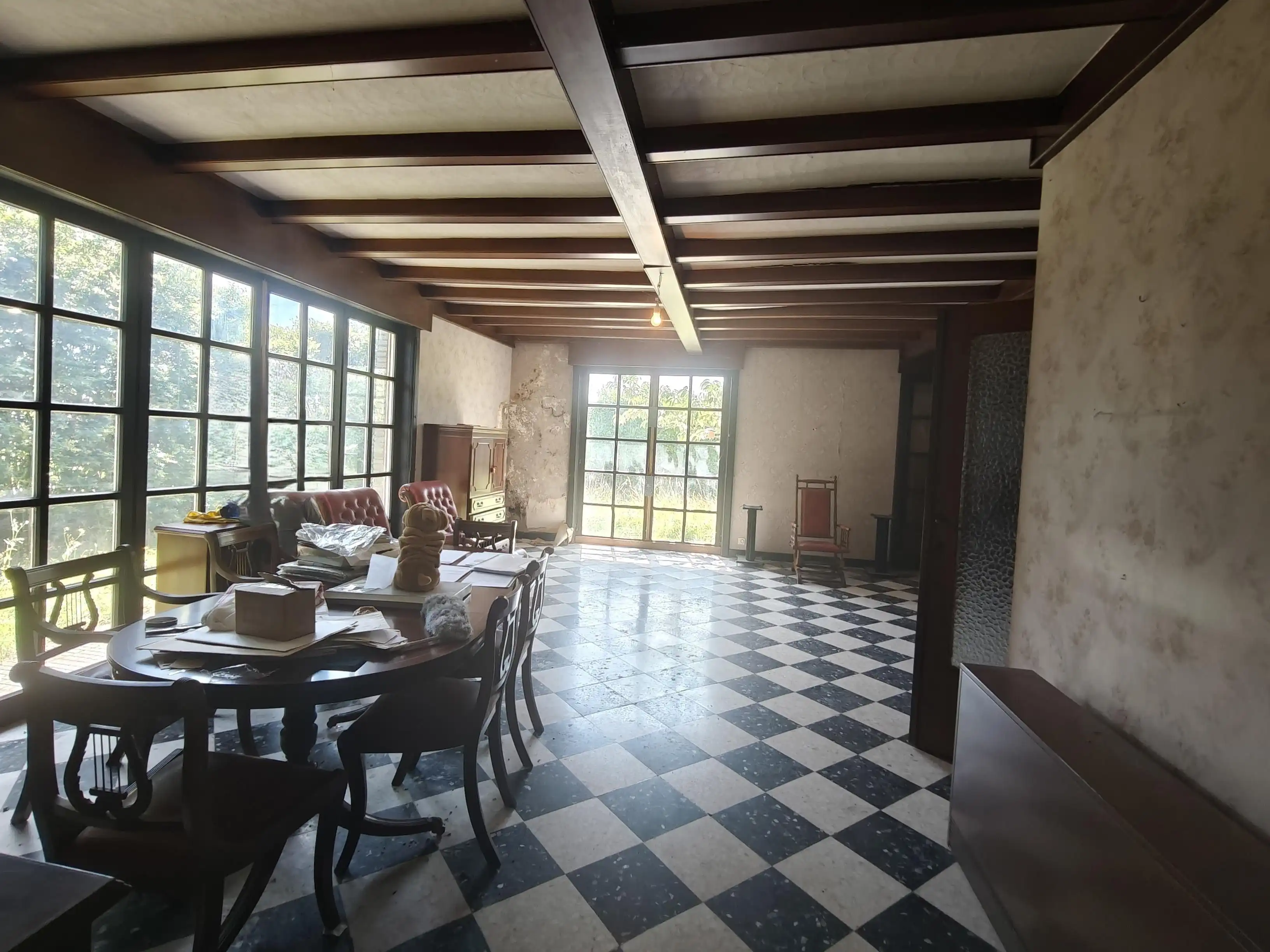 Karaktervolle villa op topligging te Oostende met uitzonderlijk renovatiepotentieel! Leef je hier uit om jouw stempel te drukken ! foto 14