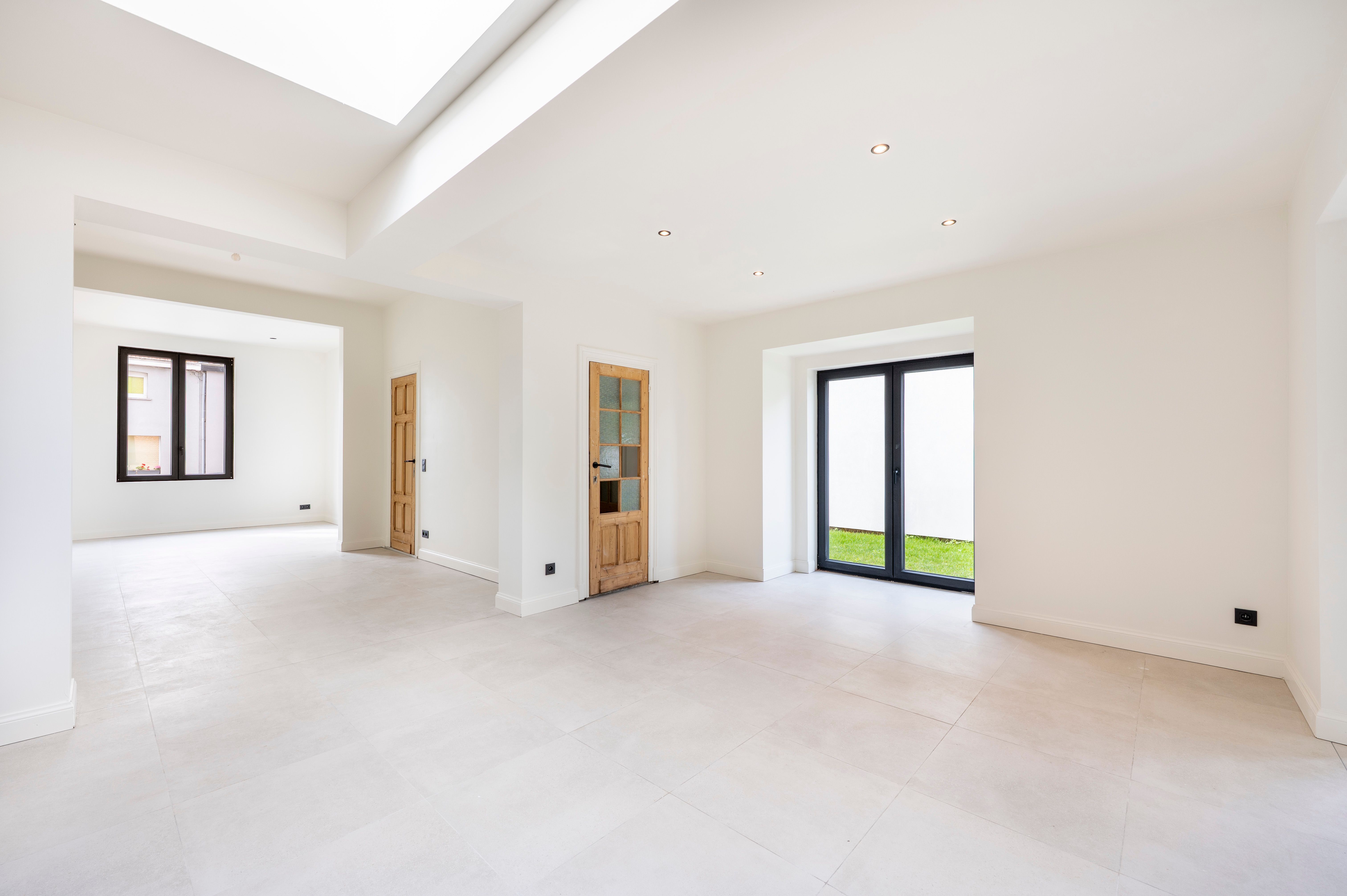 Volledig gerenoveerde gezinswoning met tuin en 3 slaapkamers in Ekeren te huur! foto 7