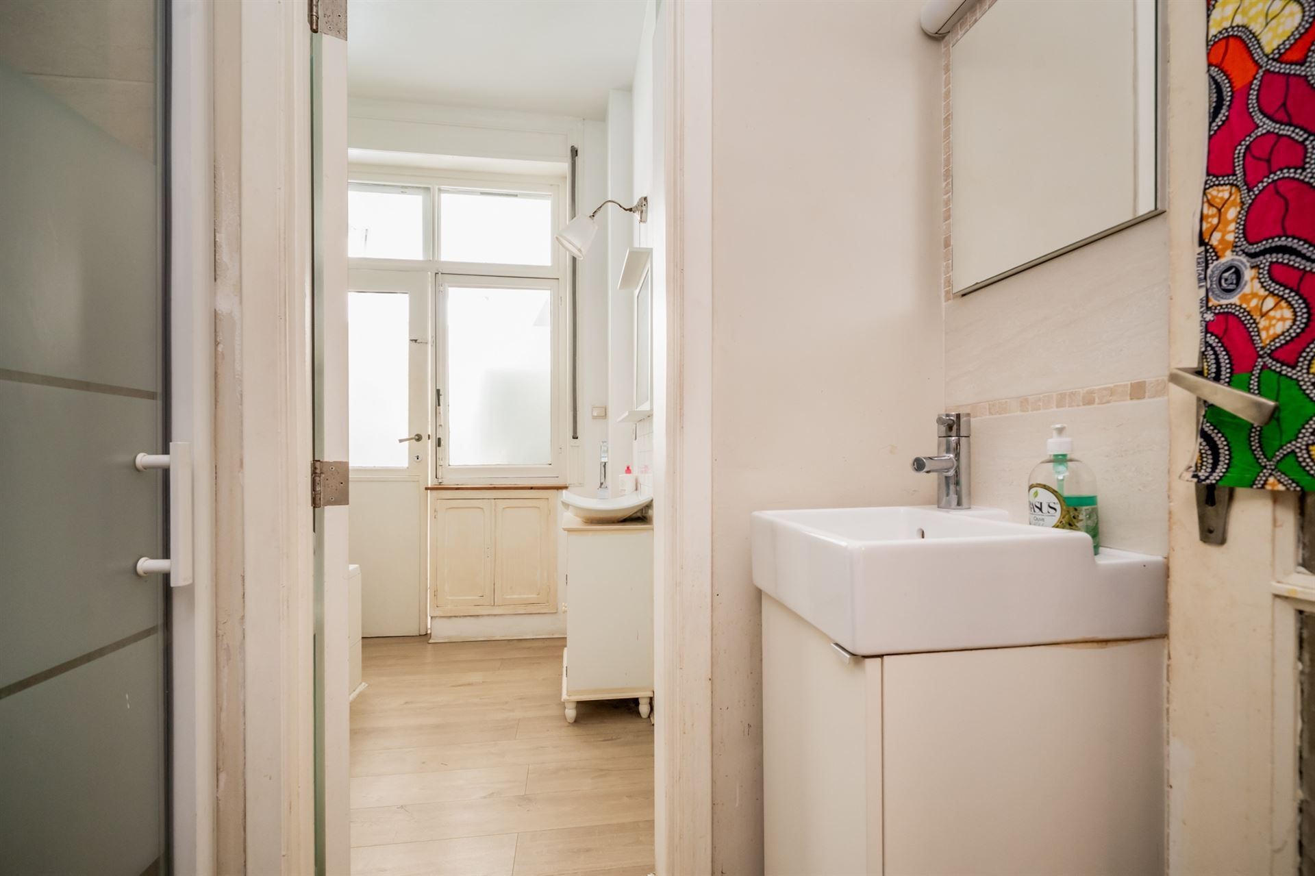 Gelijkvloers appartement met 2 slaapkamers + 2 bureaus foto 14