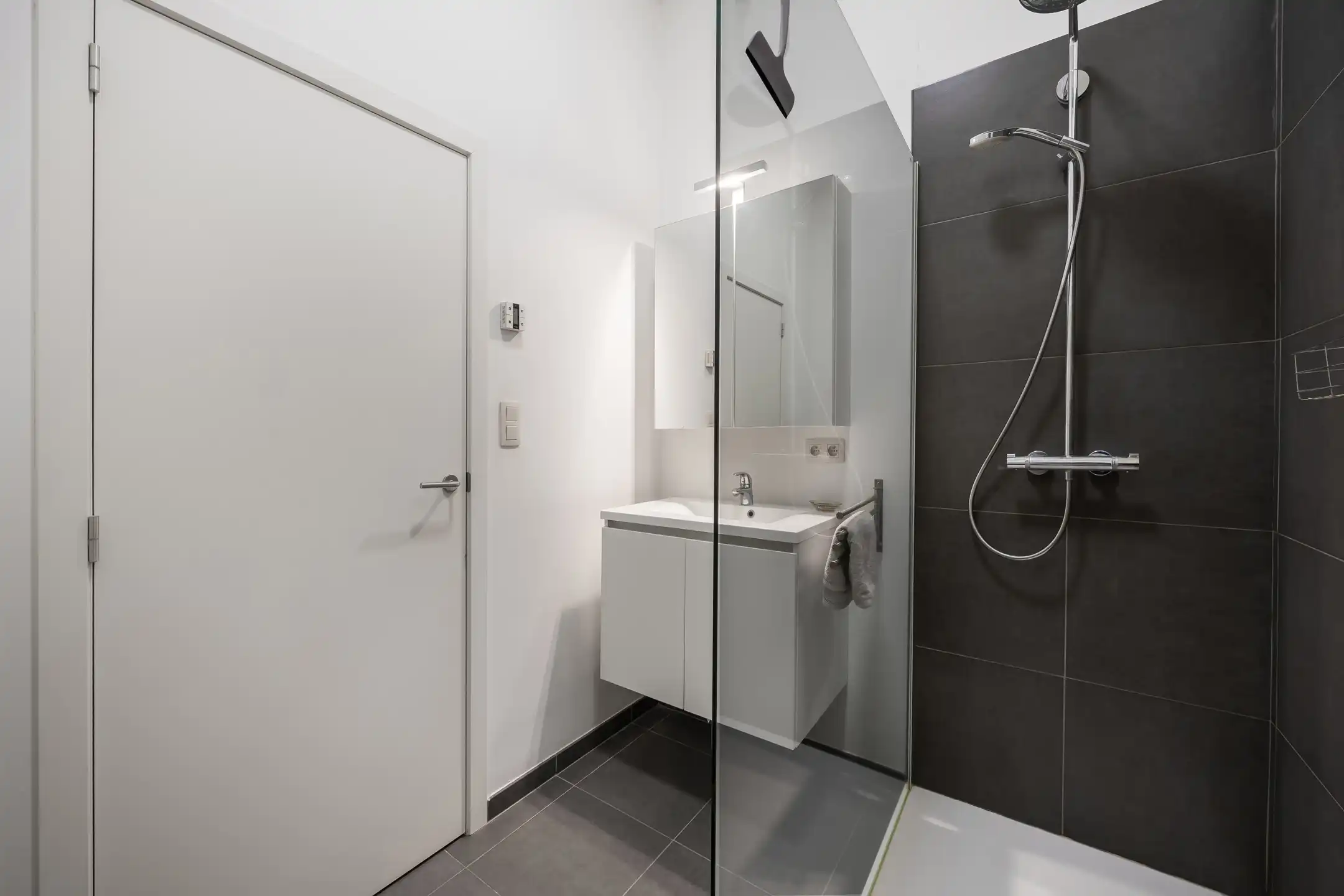 Ruim gelijkvloers appartement met gezellige tuin in Zoersel foto 14
