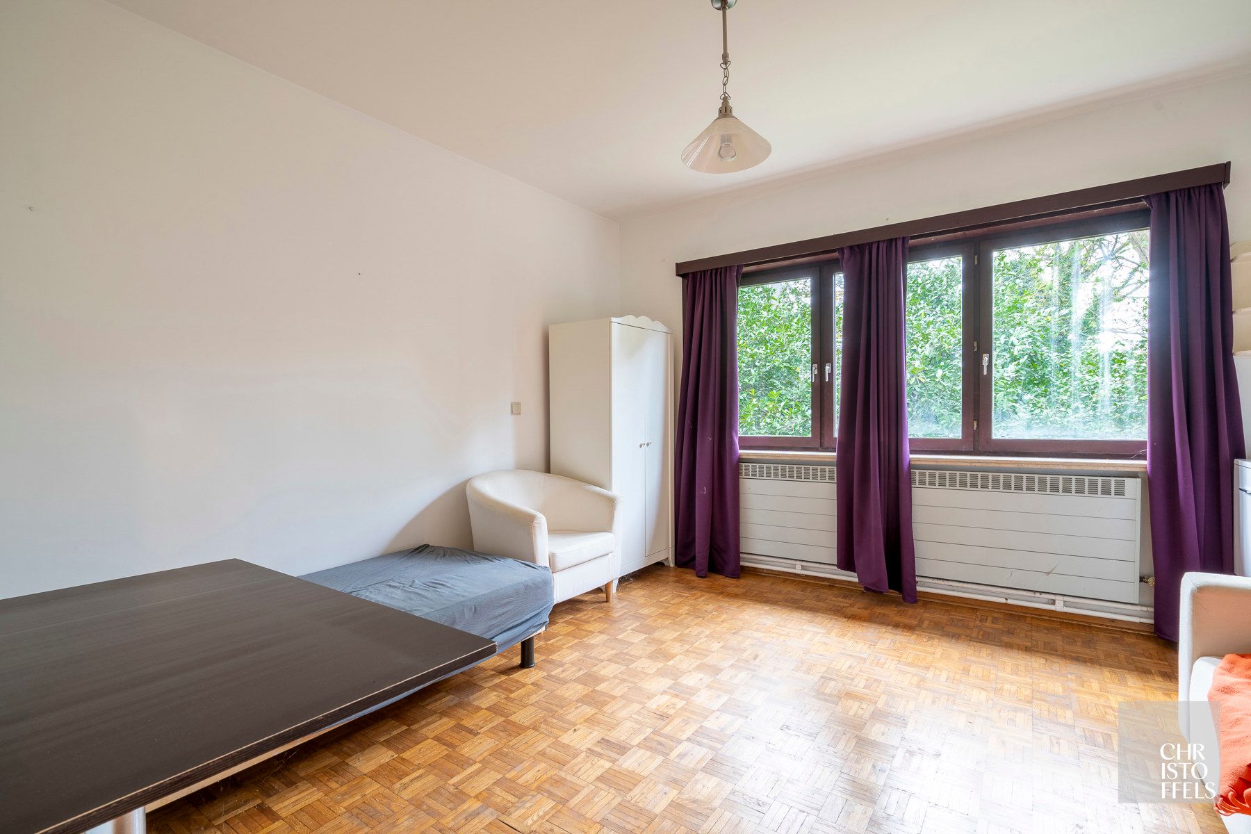 Opbrengsteigendom, bijzonder groot woonhuis van 761m² met 10 slaapkamers, mooi en rustig gelegen op 1.800m² met een eigen parkeerterrein!  foto 10