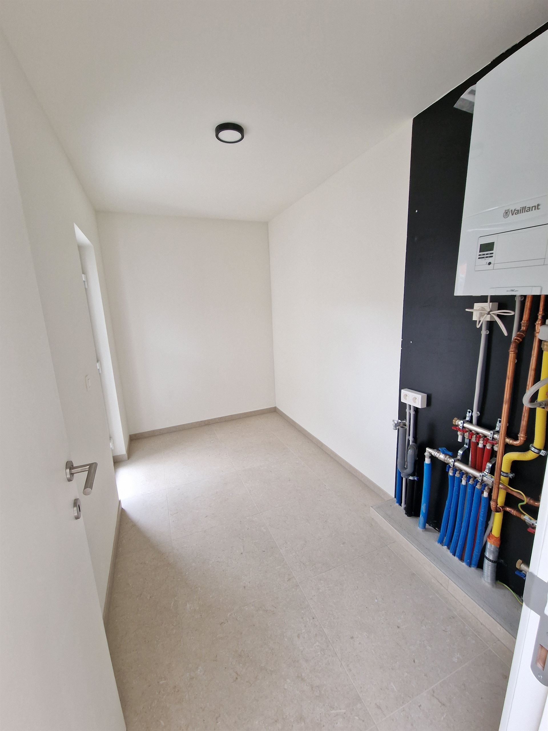 Gerenoveerde woning met 2 slpk en tuin foto 7